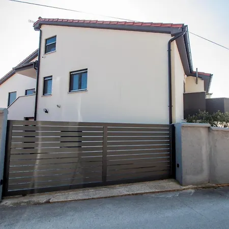 Appartement Nebo Ii