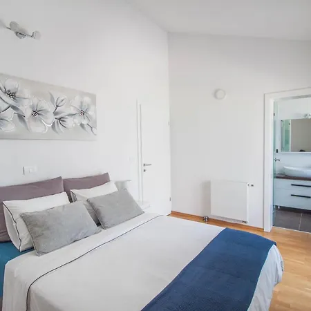 Nebo Ii Appartement *